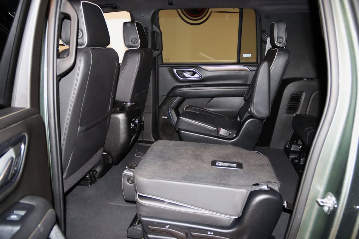 Used 2023 Chevrolet Suburban Premier AWD/4WD image 55