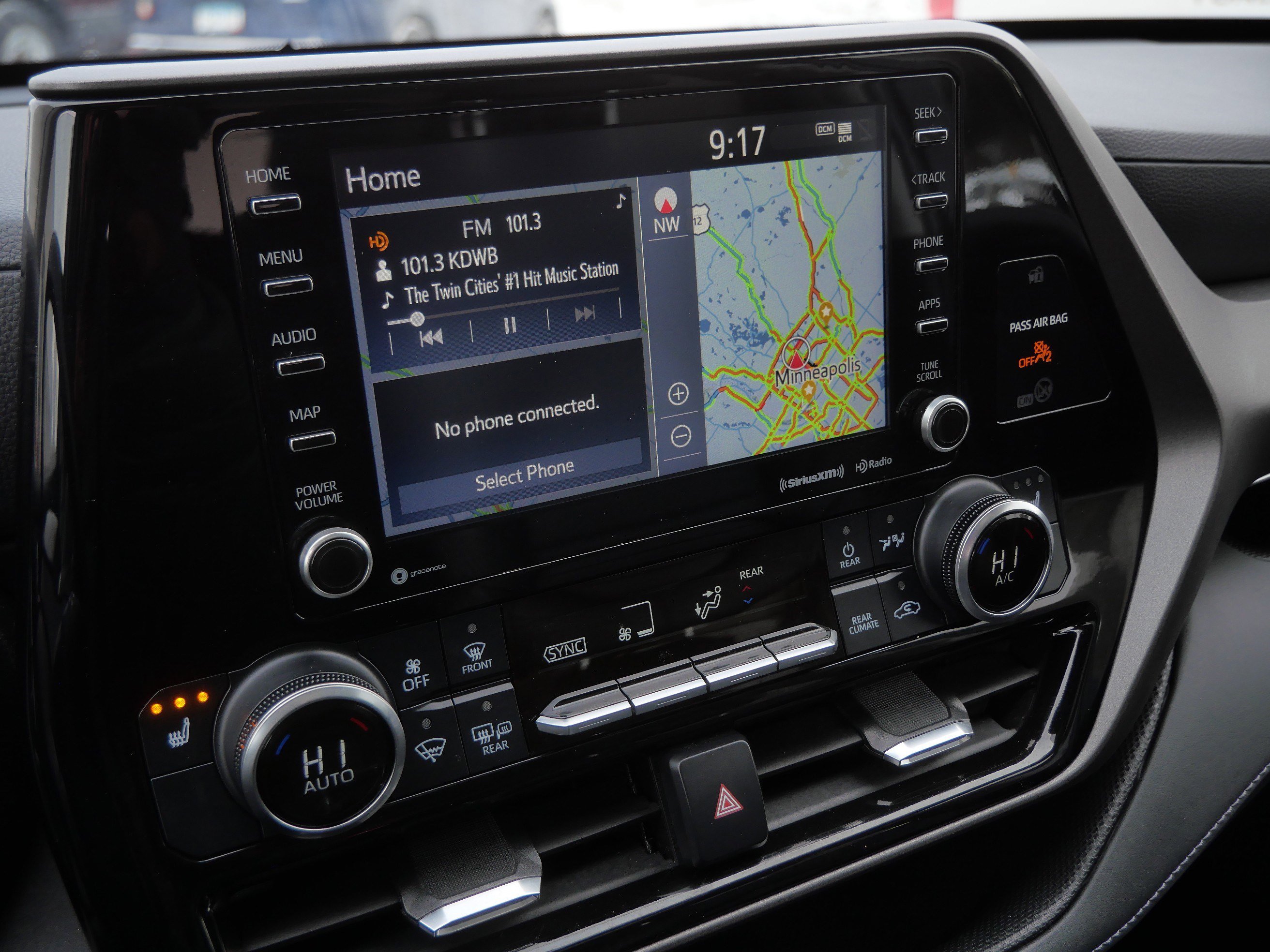 Used 2022 Toyota Highlander XLE image 23