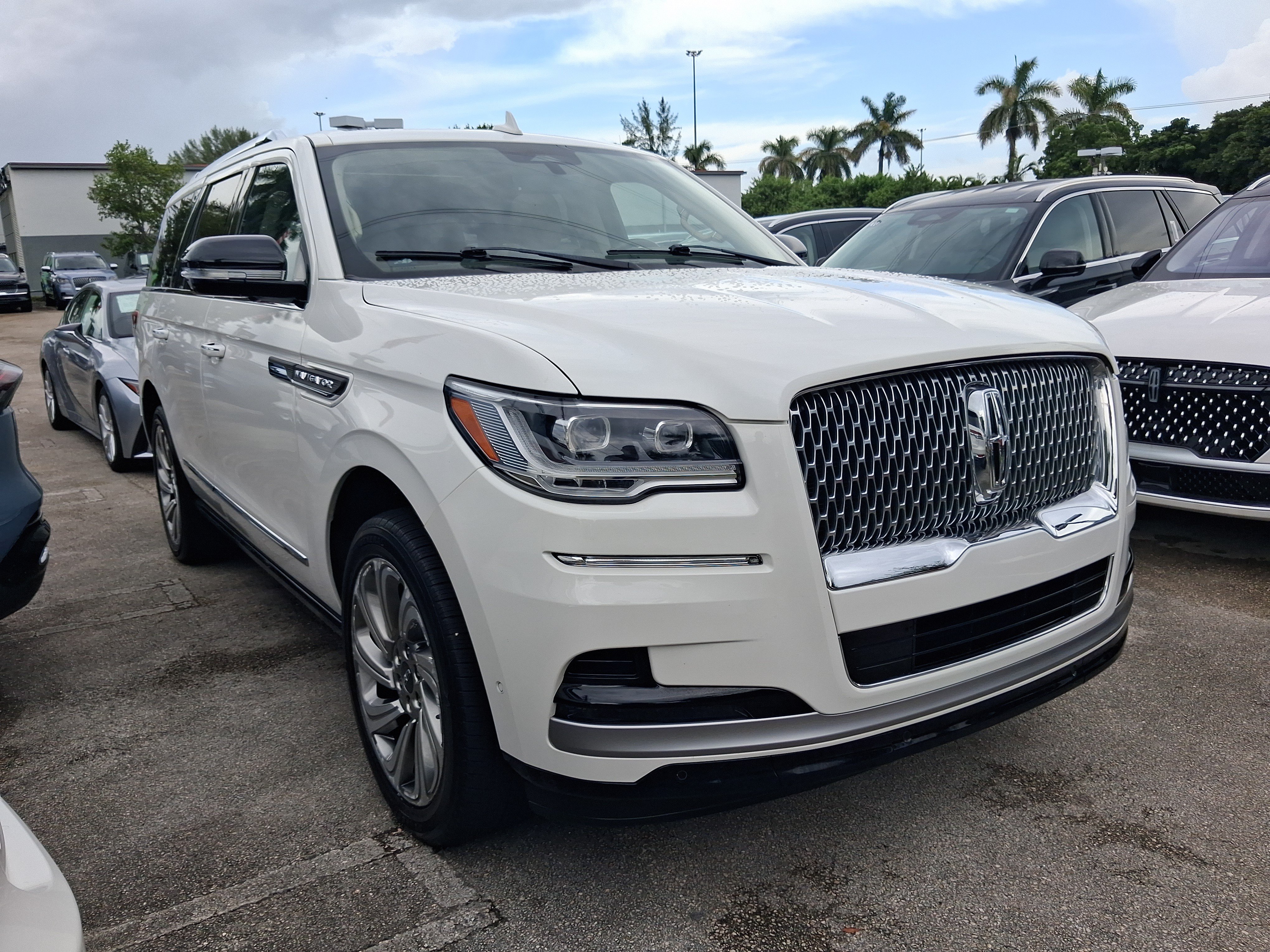 Certified 2023 Lincoln Navigator Reserve RWD image 22
