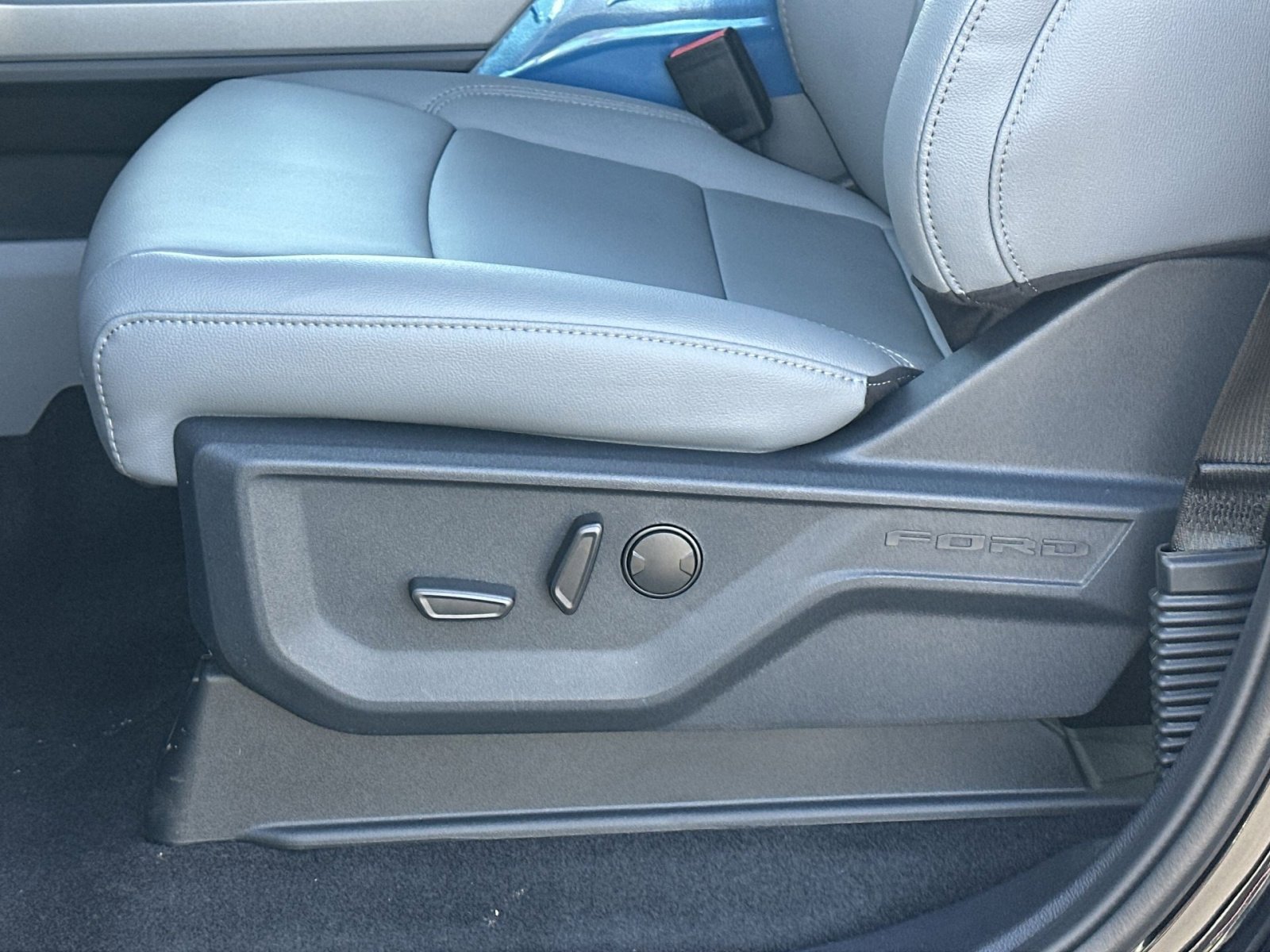 New 2025 Ford F150 Lightning Flash image 14