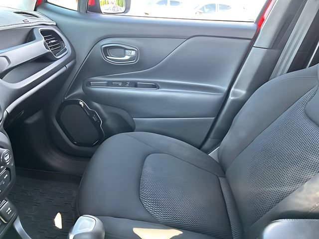 Used 2018 Jeep Renegade Altitude w/ Advanced Technology Group AWD/4WD image 32