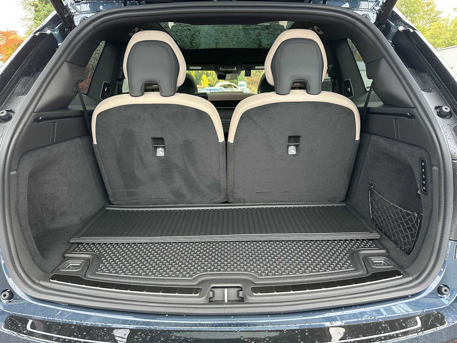 New 2025 Volvo EX90 Ultra w/ Protection Package Premier image 14