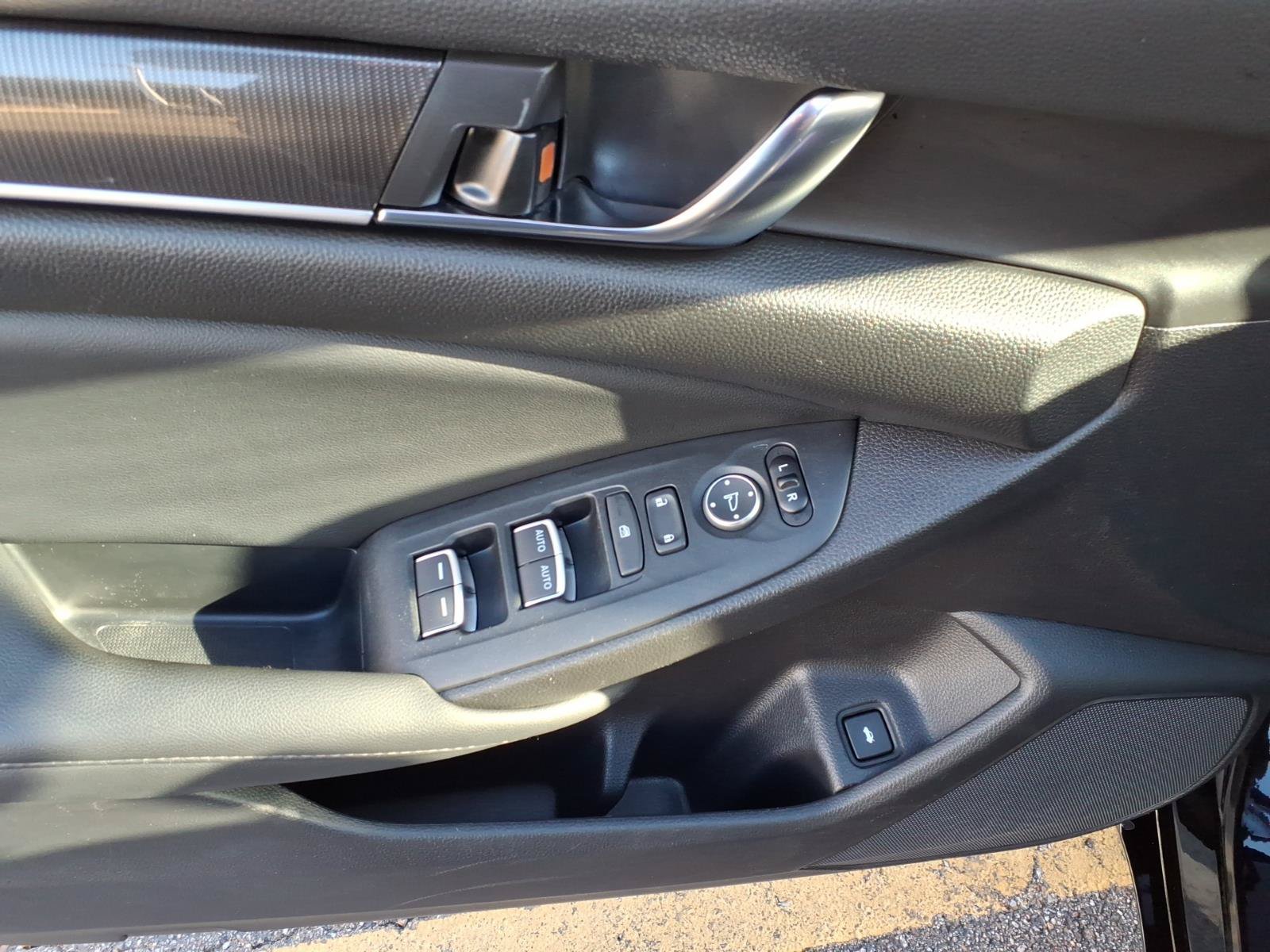Used 2022 Honda Accord Sport image 13