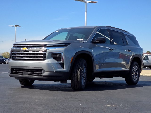 New 2027 Chevrolet Traverse LT w/ Driver Confidence Package FWD image 12