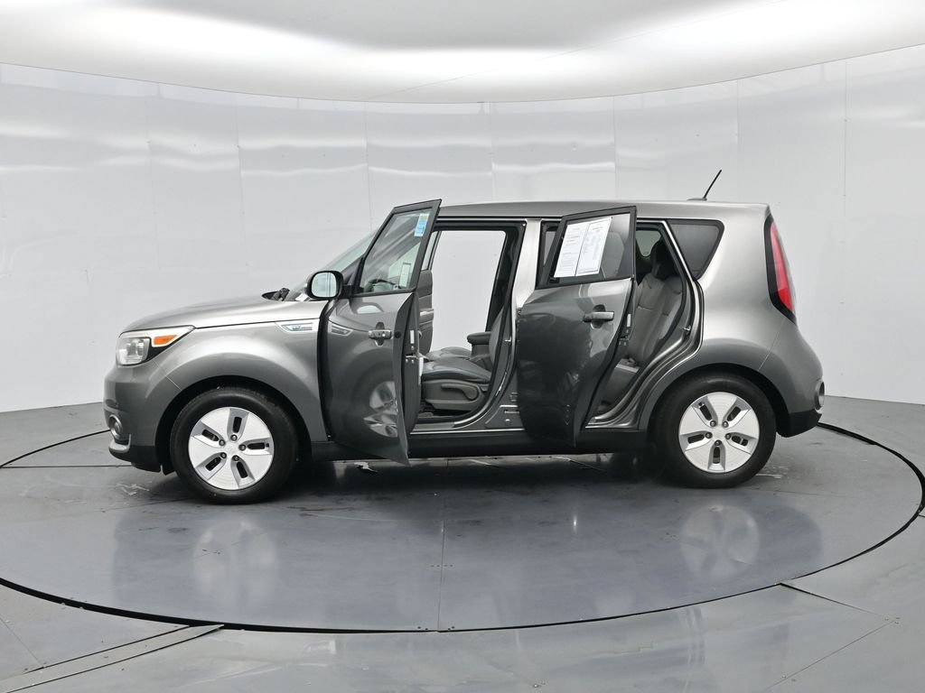 Used 2016 Kia Soul EV + FWD image 38