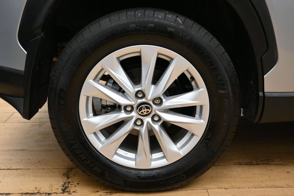 Used 2024 Toyota Corolla Cross LE AWD/4WD image 12