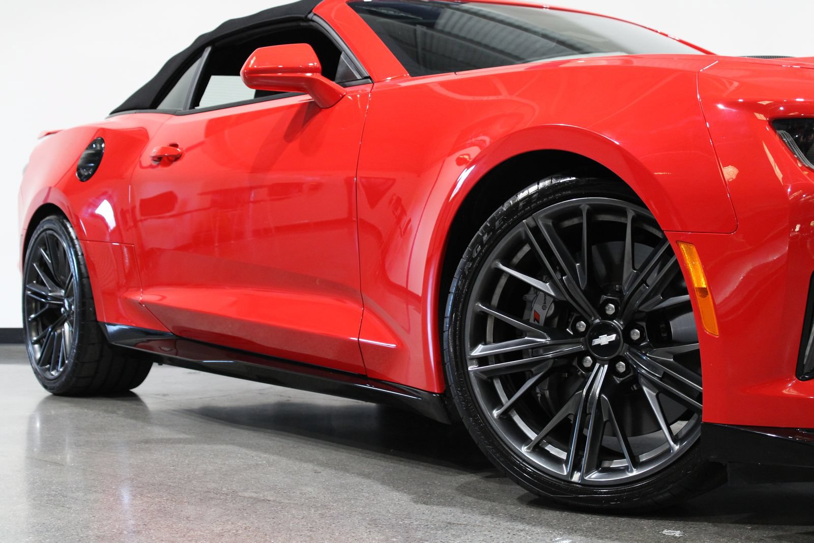Used 2019 Chevrolet Camaro ZL1 RWD image 3