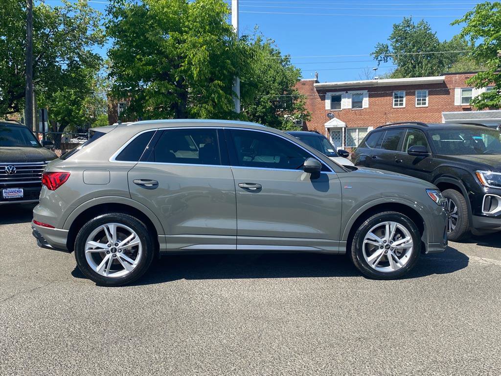 Used 2022 Audi Q3 2.0T Premium Plus AWD/4WD image 2