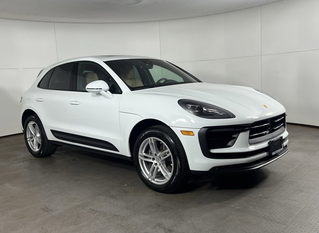 Certified 2025 Porsche Macan image 9