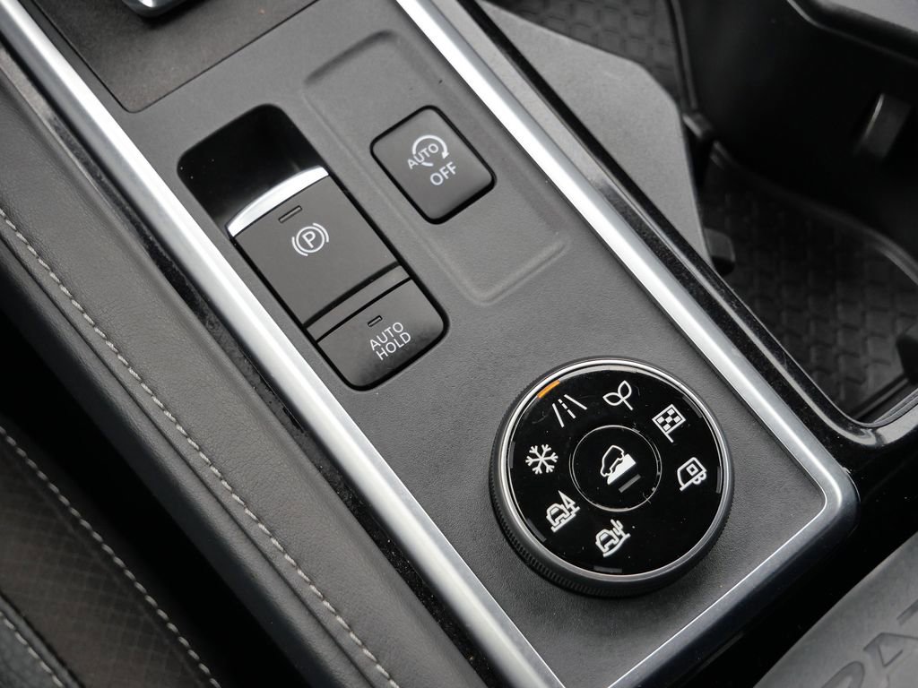 Used 2023 Nissan Pathfinder SL image 26