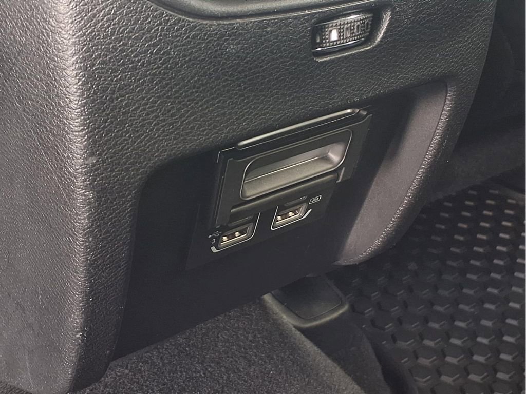 Used 2020 Jeep Cherokee Latitude Plus w/ Cold Weather Group AWD/4WD image 21