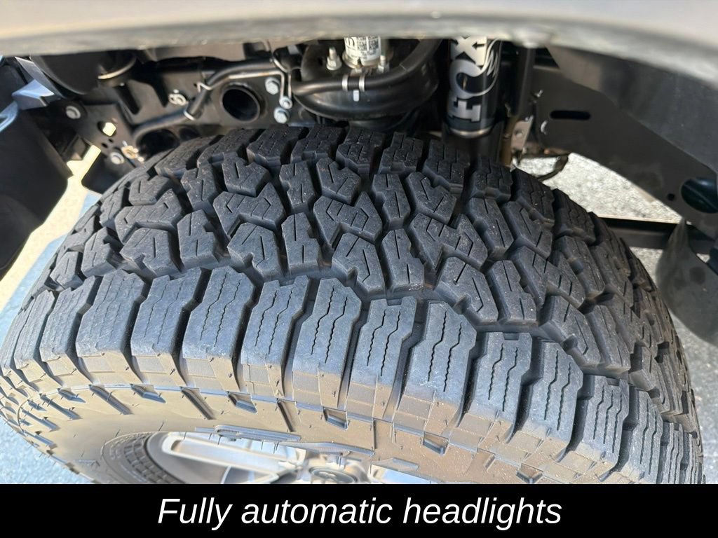 Used 2026 Jeep Gladiator Mojave AWD/4WD image 12