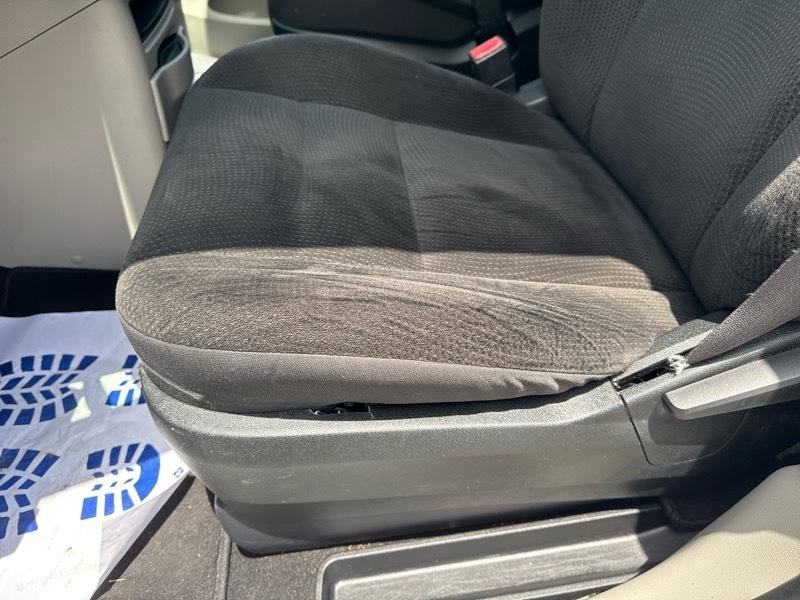 Used 2018 Dodge Grand Caravan SE w/ UConnect Hands-Free Group FWD image 11