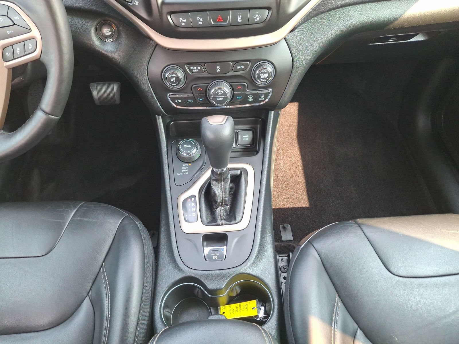 Certified 2018 Jeep Cherokee Limited w/ Technology Group AWD/4WD image 16