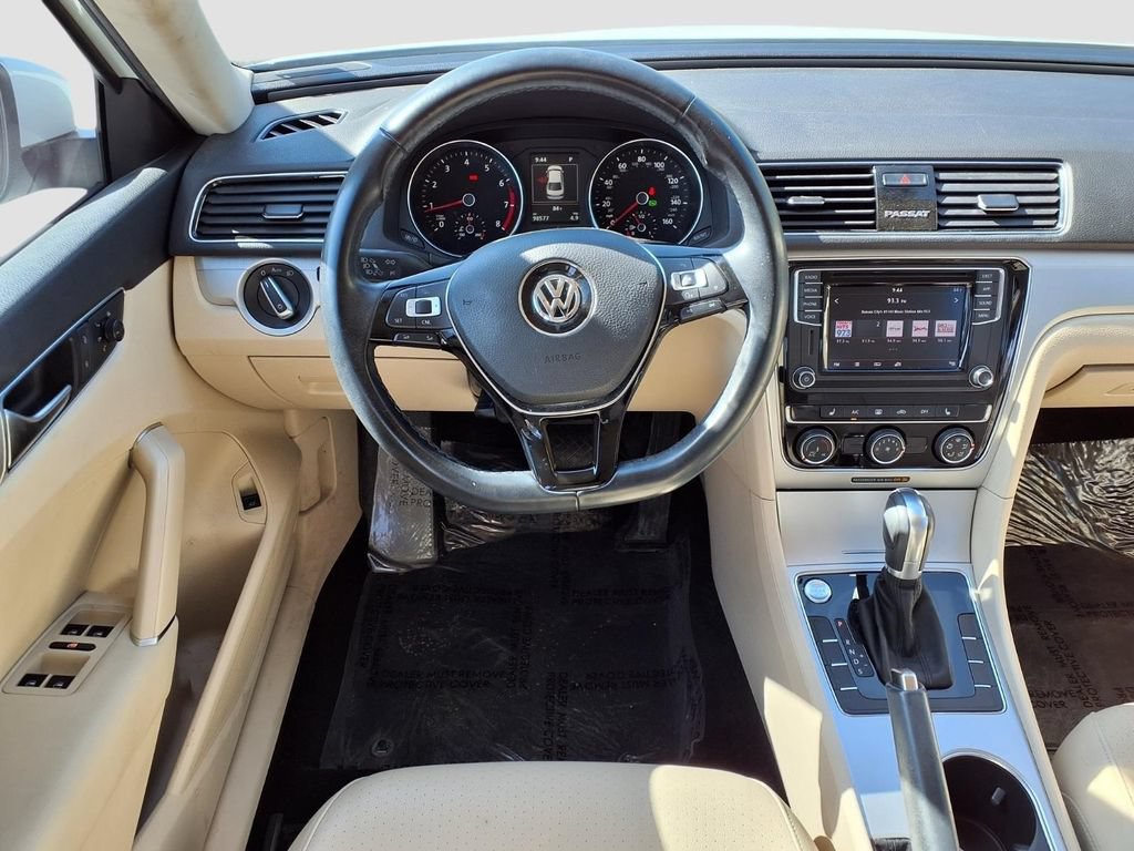 Used 2019 Volkswagen Passat 2.0T Wolfsburg w/ Wheels & Sunroof Package FWD image 11