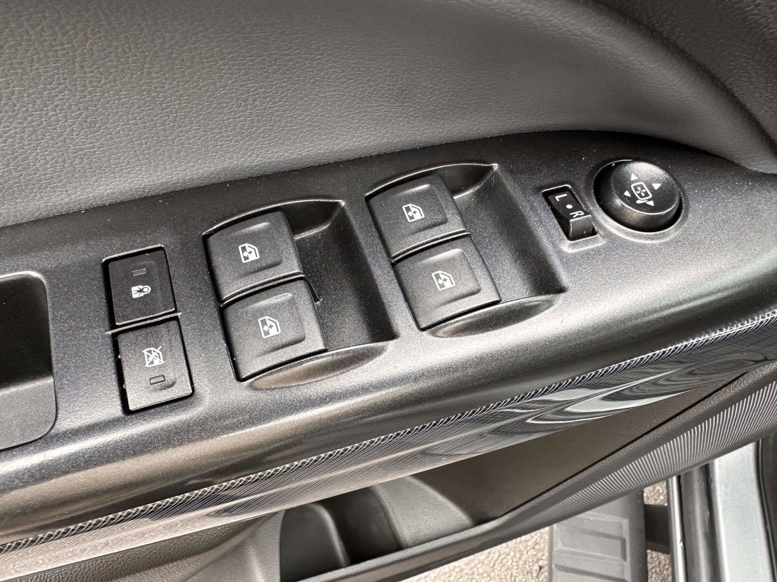 Used 2022 Chevrolet Colorado Z71 AWD/4WD image 10