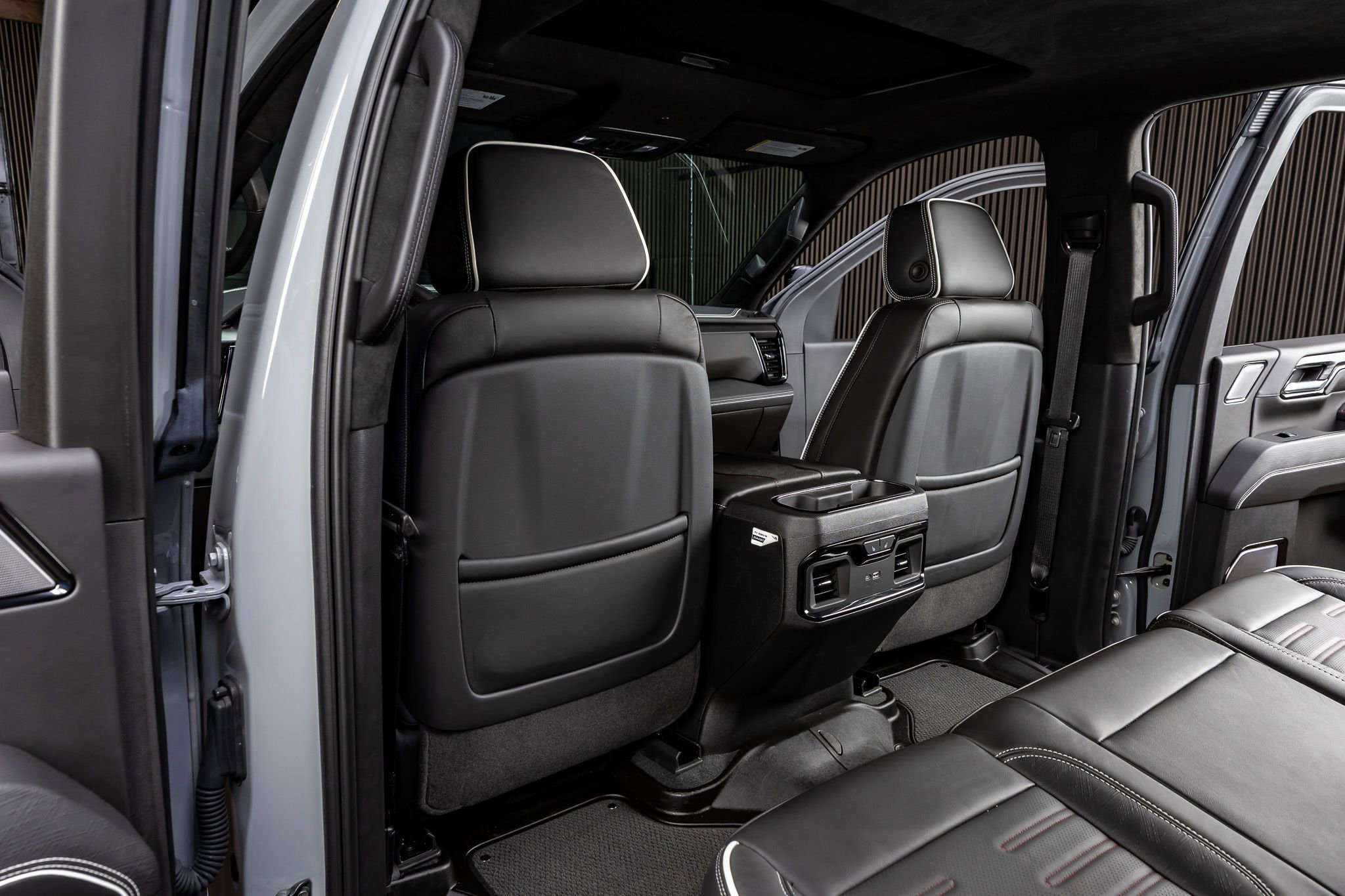 Used 2025 GMC Sierra 2500 AT4X image 33