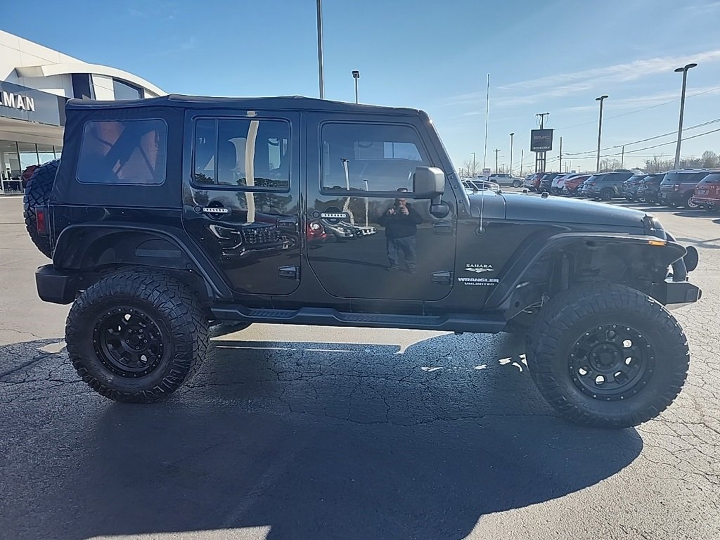 Used 2015 Jeep Wrangler Unlimited Sahara image 2