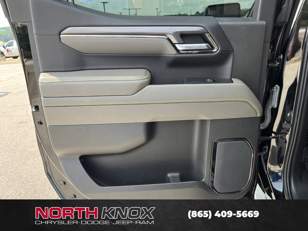 Used 2022 Chevrolet Silverado 1500 ZR2 w/ Technology Package AWD/4WD image 16
