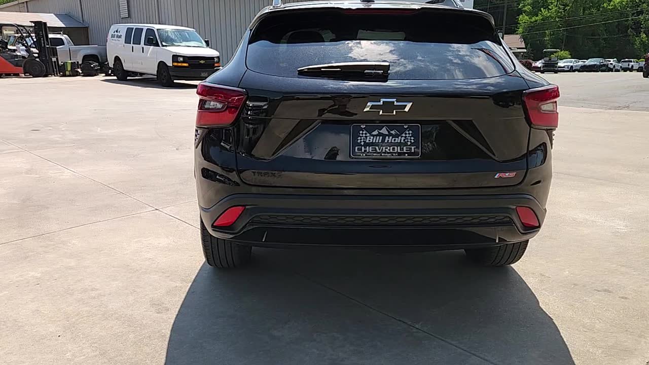 Used 2025 Chevrolet Trax RS w/ Sunroof Package FWD image 6