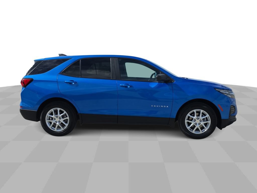 Used 2024 Chevrolet Equinox LS w/ LS Convenience Package FWD image 9