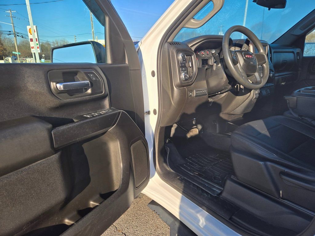 Used 2023 GMC Sierra 2500 Pro w/ Convenience Package image 6