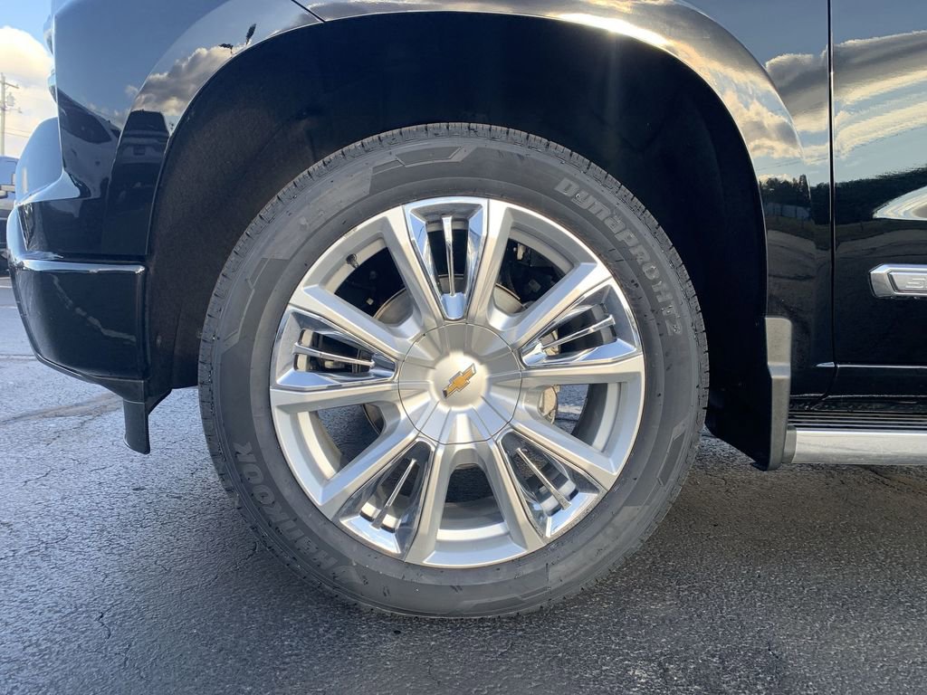 Used 2023 Chevrolet Silverado 1500 High Country w/ Technology Package image 18