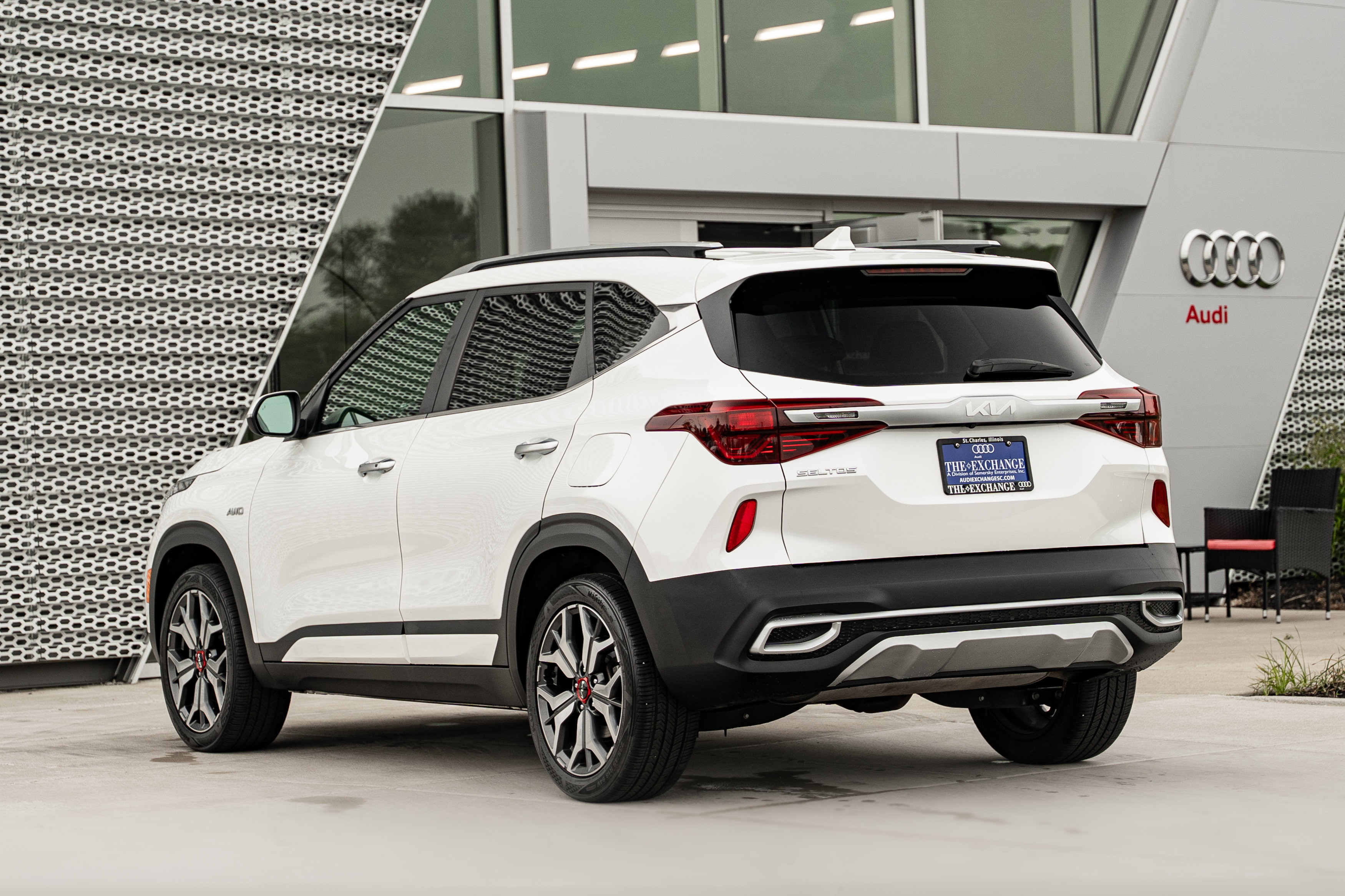 Used 2022 Kia Seltos SX w/ Sunroof Package AWD/4WD image 5