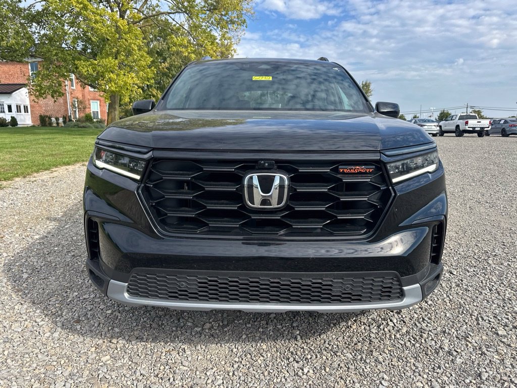 Used 2024 Honda Pilot TrailSport image 2
