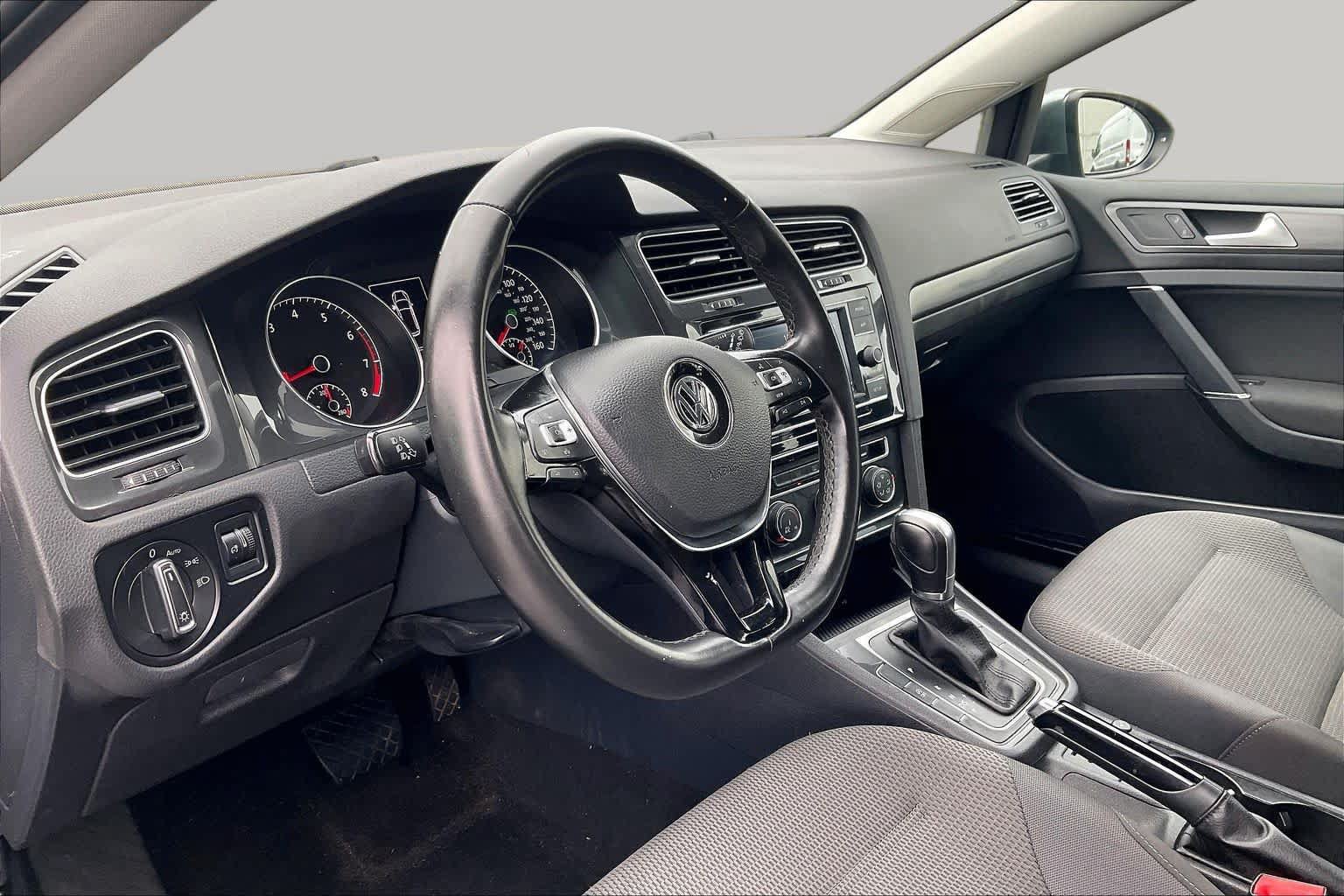 Used 2019 Volkswagen Golf S FWD image 15