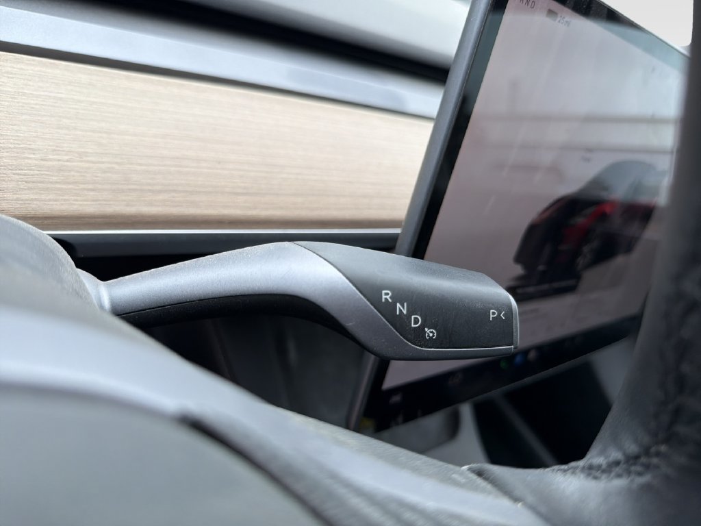 Used 2024 Tesla Model Y 2WD image 15