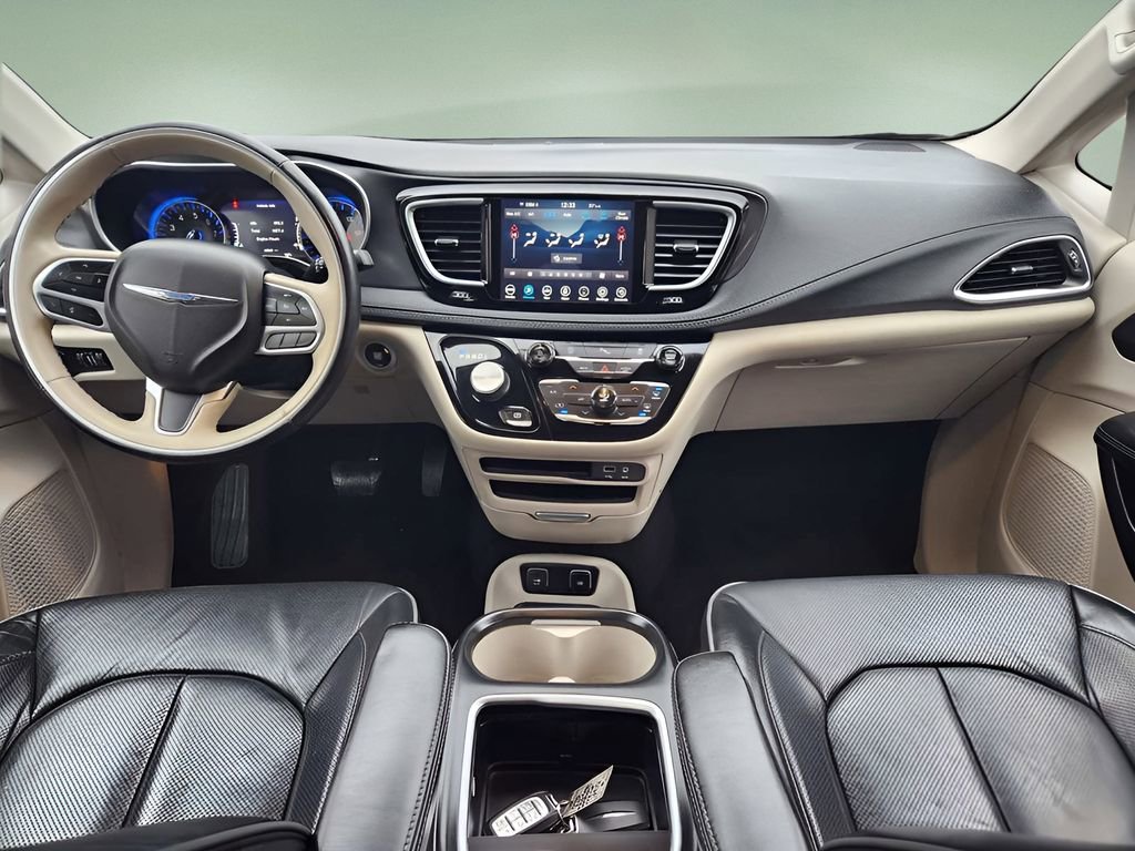 Used 2020 Chrysler Pacifica Limited FWD image 16