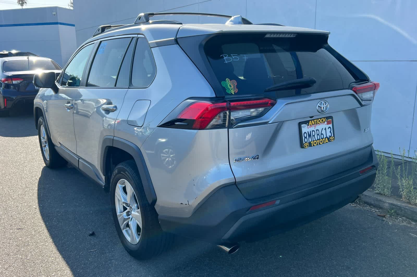 Used 2019 Toyota RAV4 XLE w/ Carpet Mat Package FWD image 6