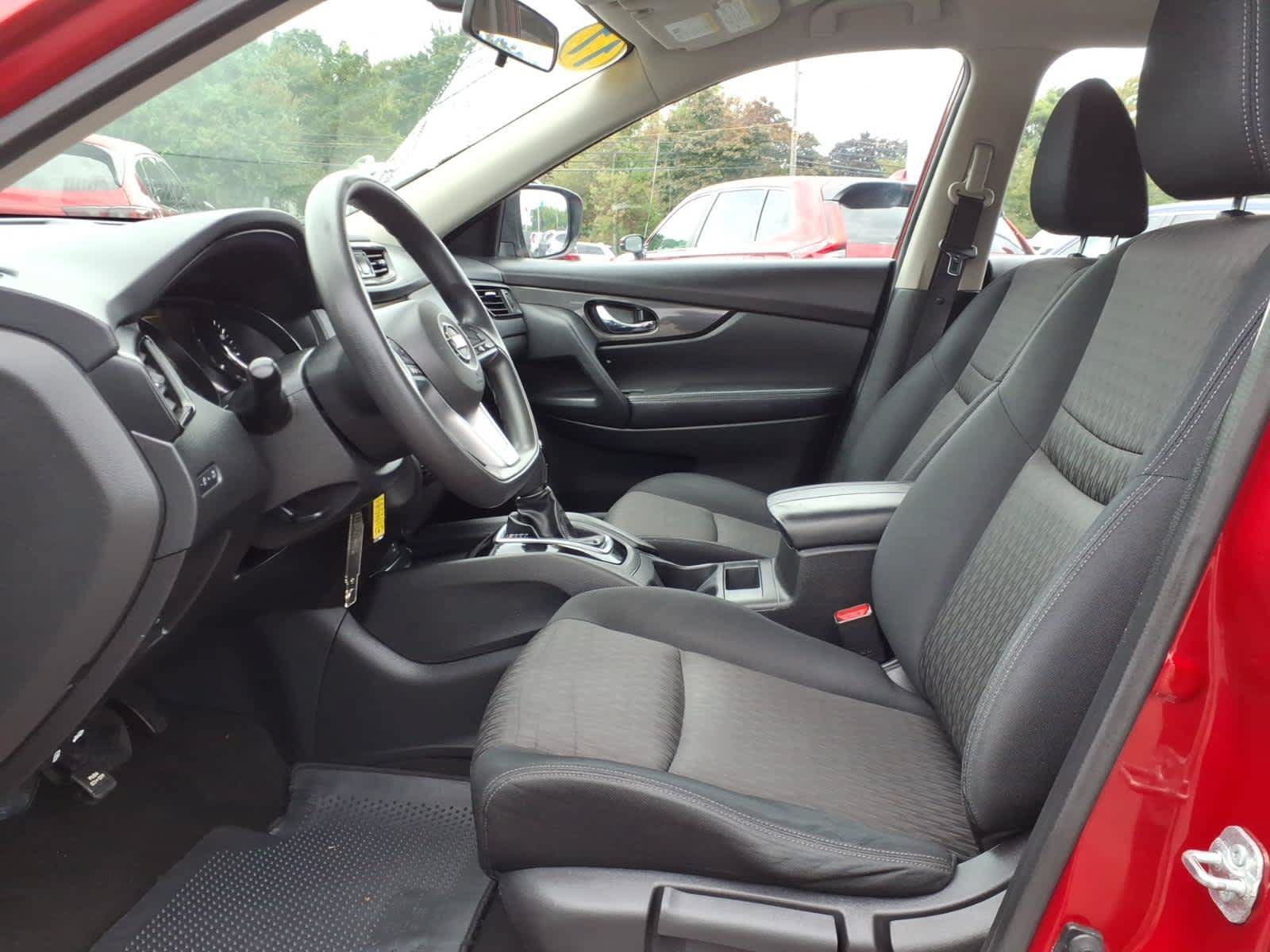 Used 2017 Nissan Rogue S FWD image 11