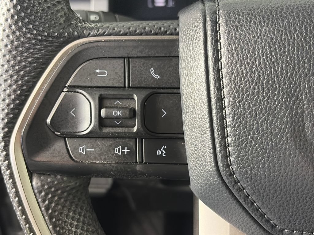 Used 2024 Toyota Tacoma SR5 AWD/4WD image 17