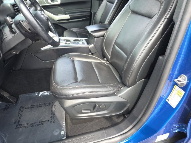 Used 2020 Ford Explorer XLT w/ Equipment Group 202A AWD/4WD image 13
