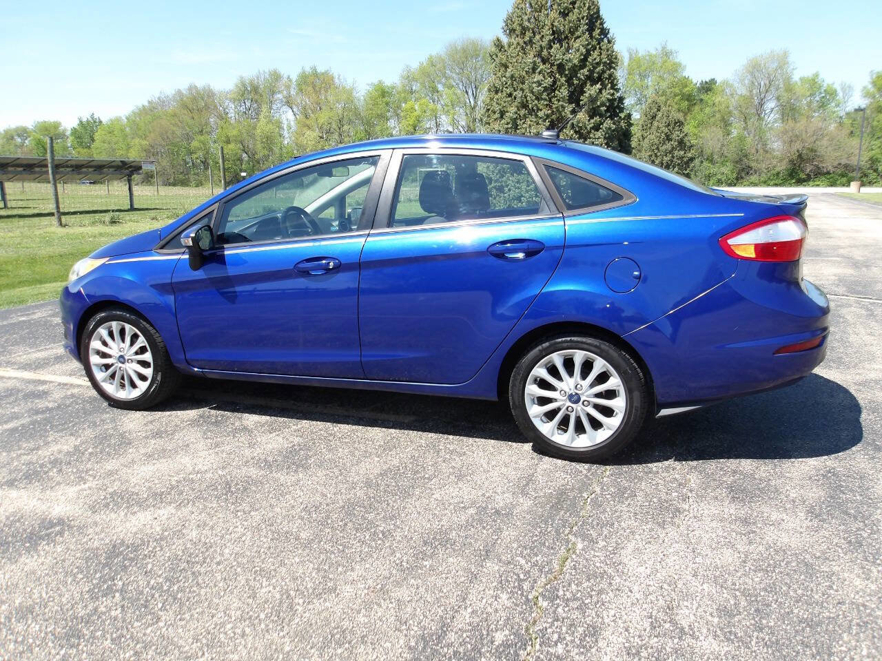 Used 2014 Ford Fiesta SE w/ Equipment Group 201A FWD image 11