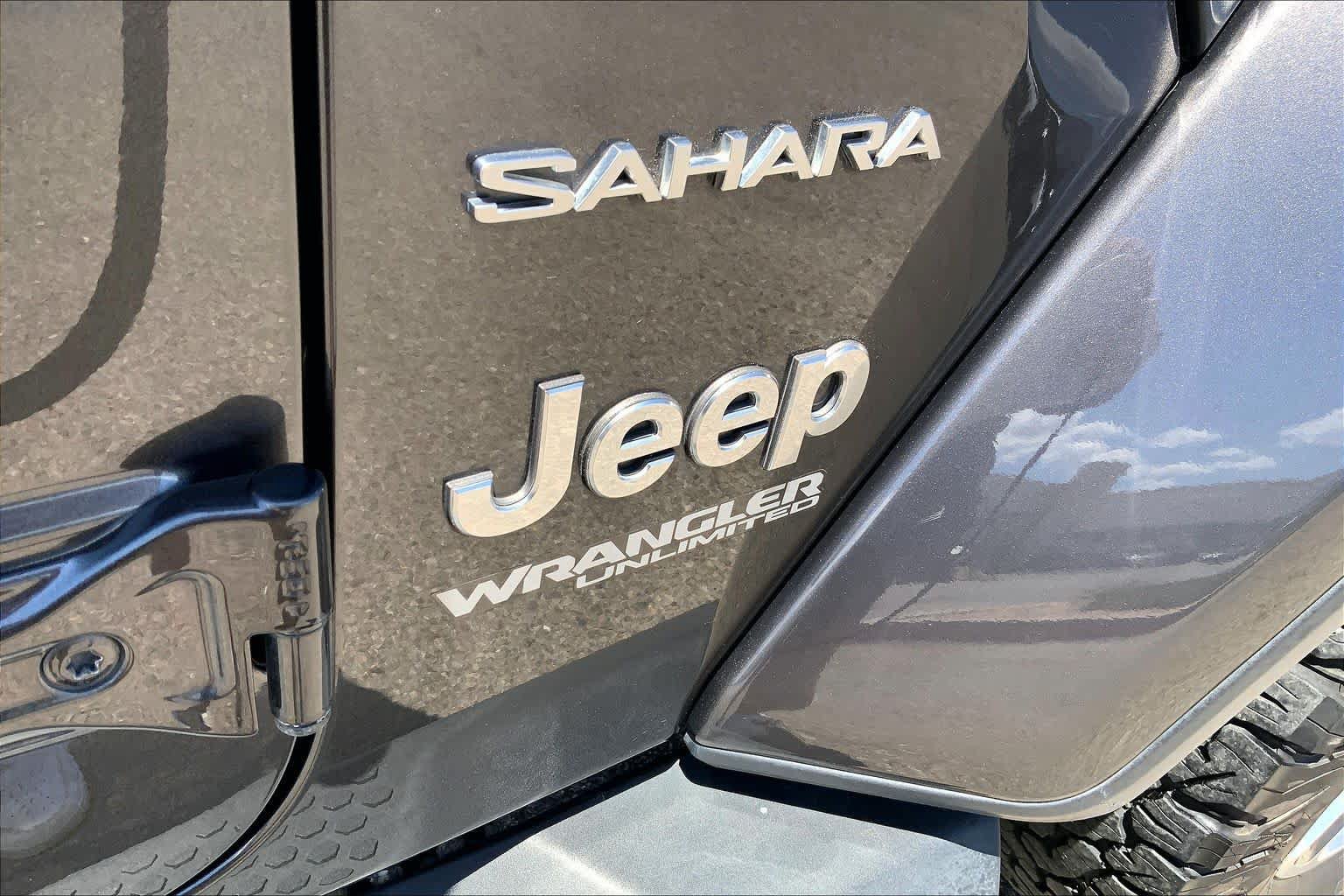 Used 2020 Jeep Wrangler Unlimited Sahara w/ Uconnect 4C Nav & Sound Group AWD/4WD image 29