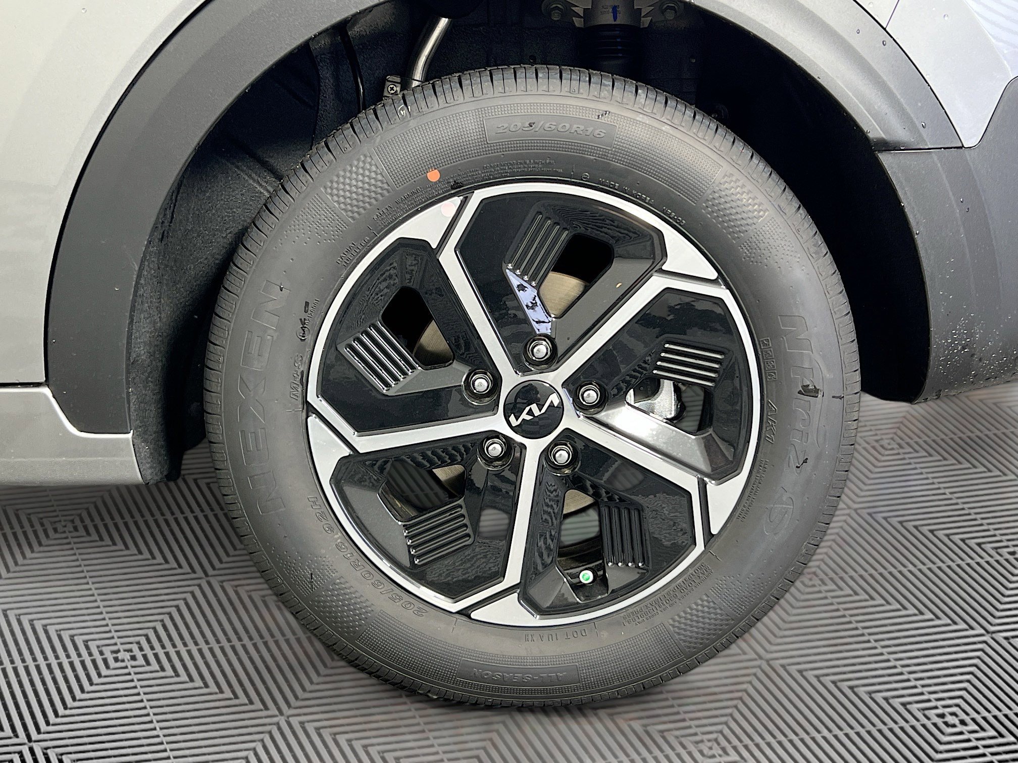 New 2025 Kia Niro EX image 34