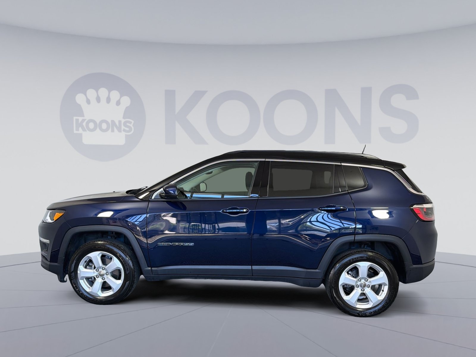 Used 2019 Jeep Compass Latitude w/ Popular Equipment Group AWD/4WD image 2