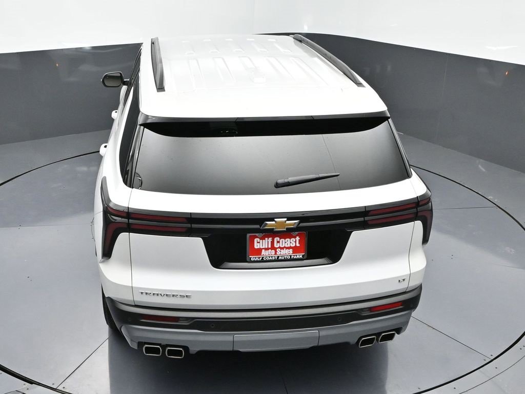 Used 2024 Chevrolet Traverse LT image 40