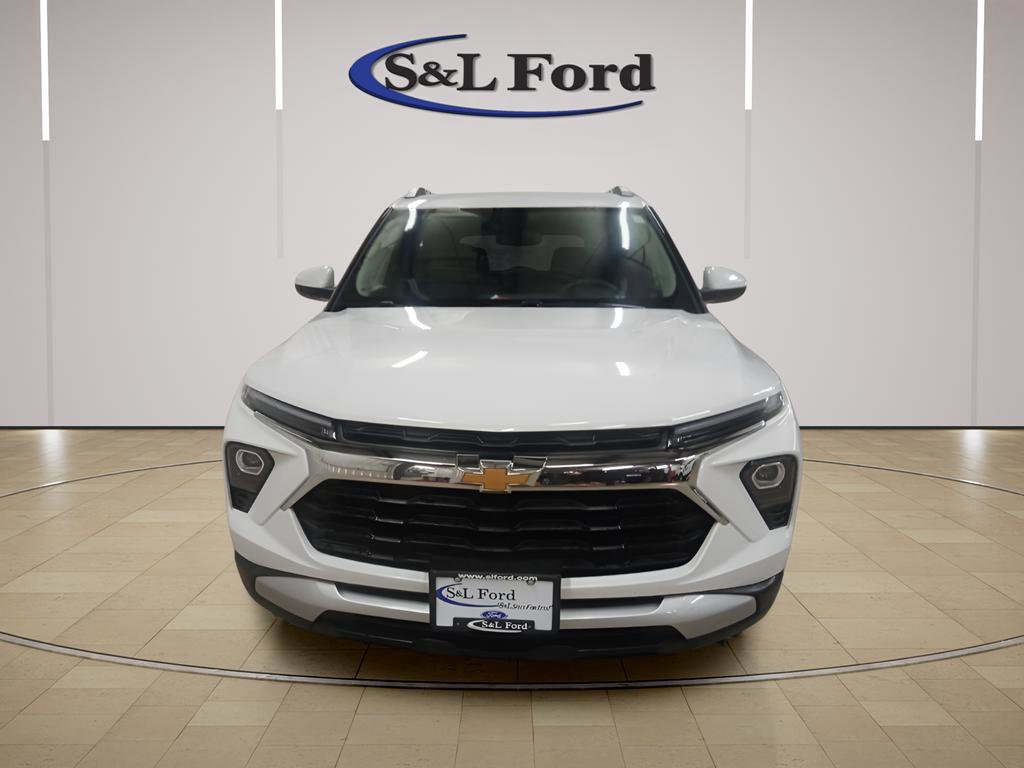 Used 2025 Chevrolet TrailBlazer LT w/ Driver Confidence Package image 9