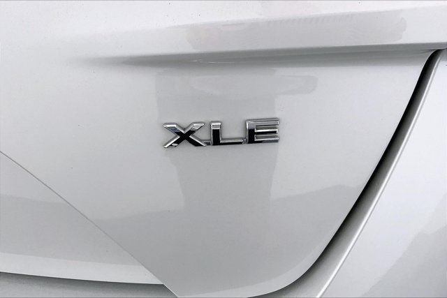 Used 2022 Toyota Prius Prime XLE FWD image 7