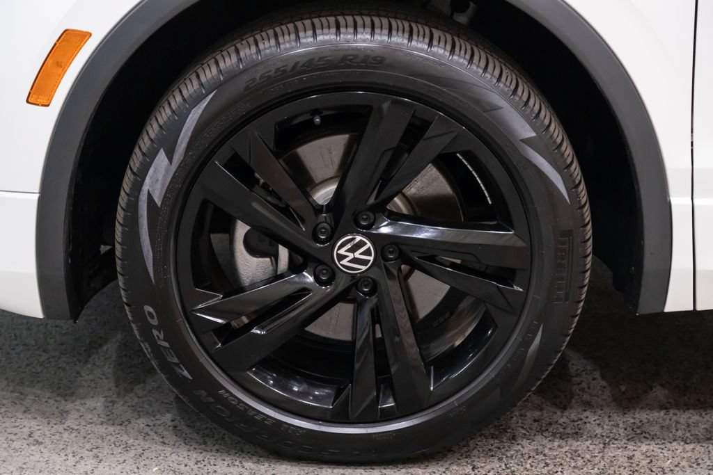 Certified 2024 Volkswagen Tiguan SE R-Line AWD/4WD image 7