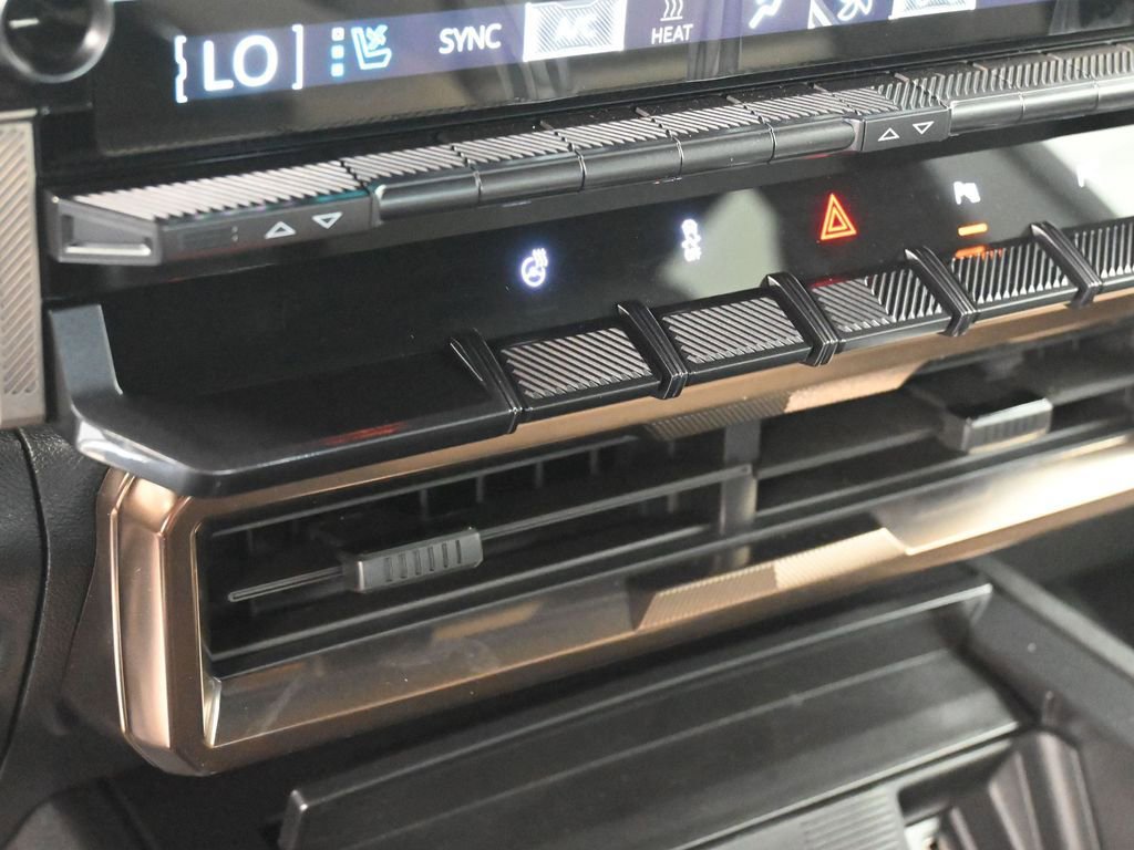 New 2025 GMC Hummer EV 2X image 28