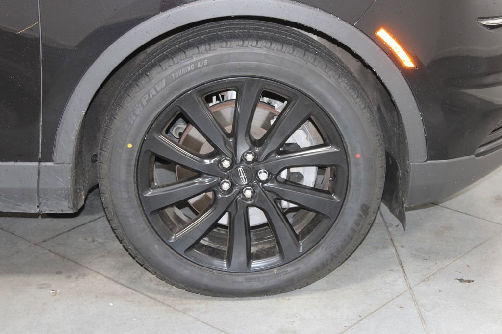 Used 2022 Lincoln Nautilus Reserve w/ Monochromatic Package image 13