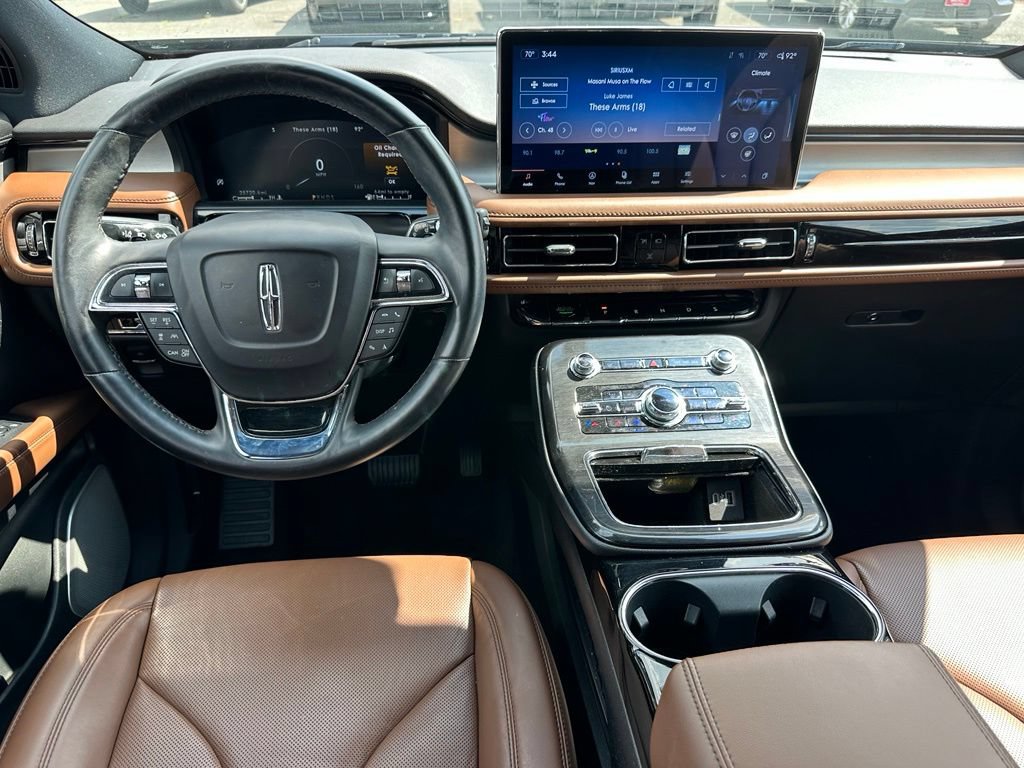 Used 2023 Lincoln Nautilus Reserve w/ Equipment Group 202A AWD/4WD image 4