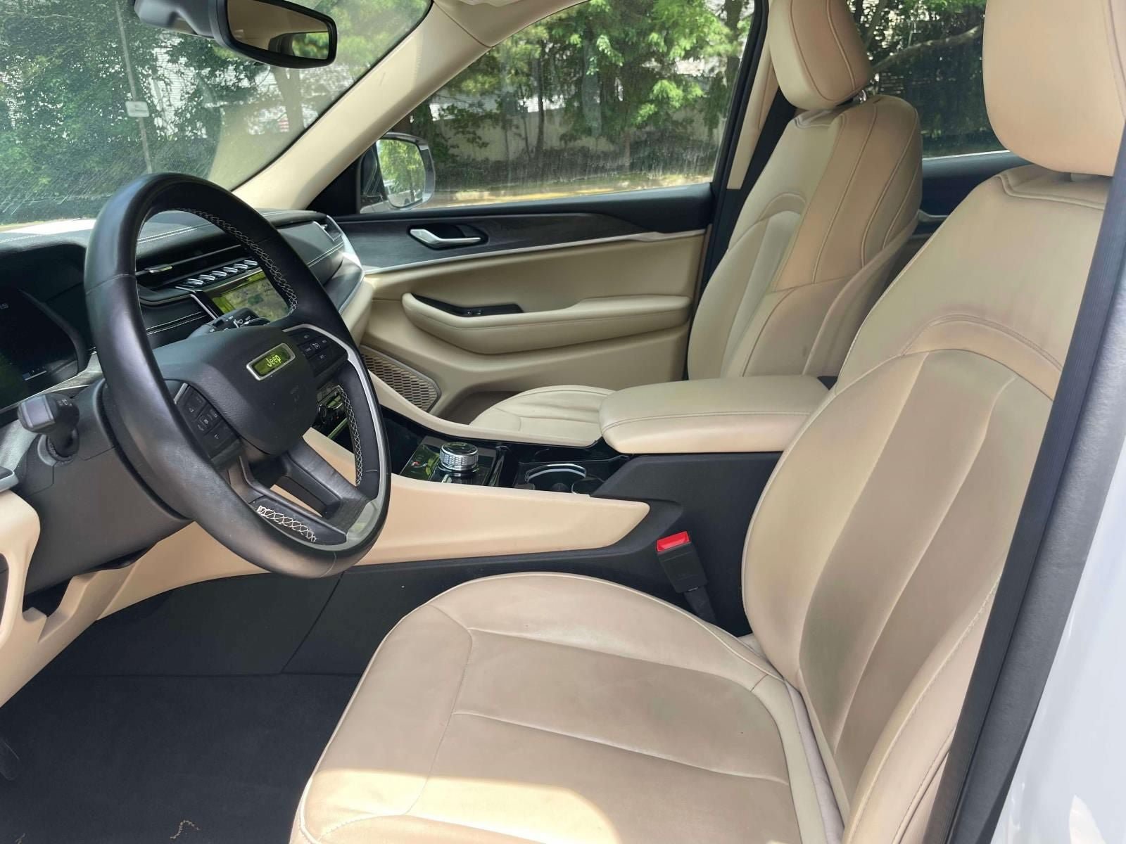 Used 2022 Jeep Grand Cherokee L Limited AWD/4WD image 15