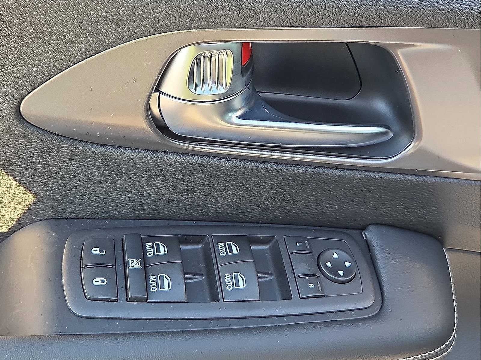 New 2026 Chrysler Pacifica Select w/ S Appearance Package image 14