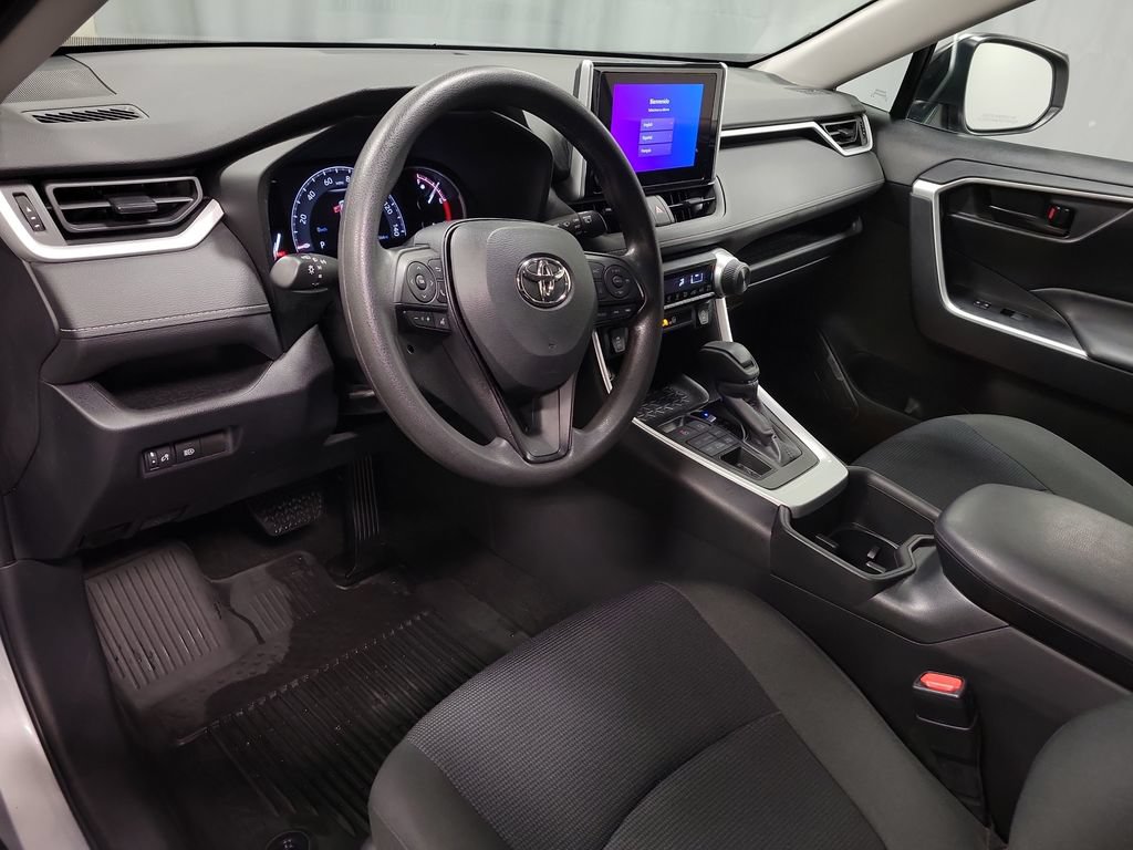 Used 2023 Toyota RAV4 LE AWD/4WD image 16